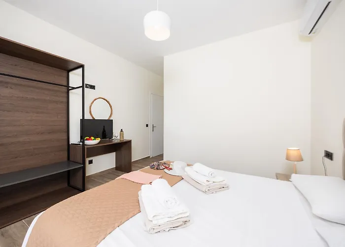 Kira * Trapezaki (Kefalonia)