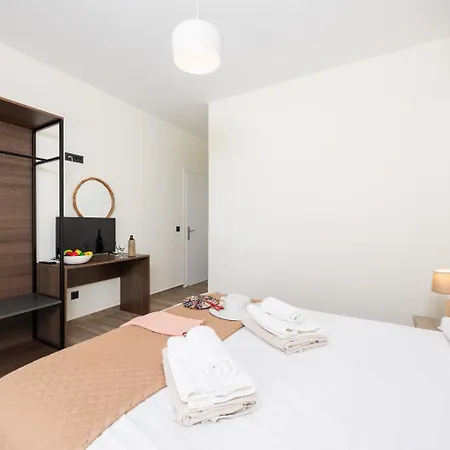 Kira * Trapezaki (Kefalonia)