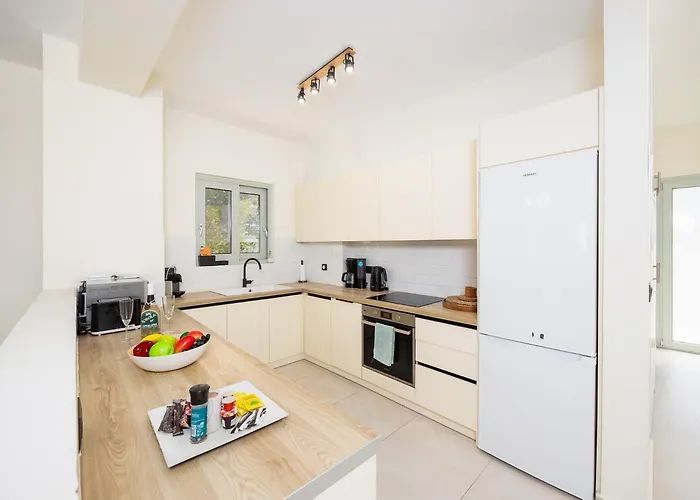 Βίλα Kira Τραπεζάκι